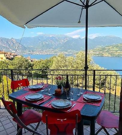 Residenza Coccinelle Vista Lago D'Iseo Tavernola Bergamasca Exteriör bild