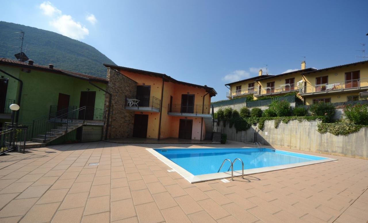 Residenza Coccinelle Vista Lago D'Iseo Tavernola Bergamasca Exteriör bild