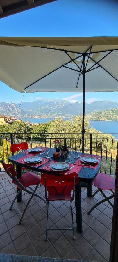 Residenza Coccinelle Vista Lago D'Iseo Tavernola Bergamasca Exteriör bild