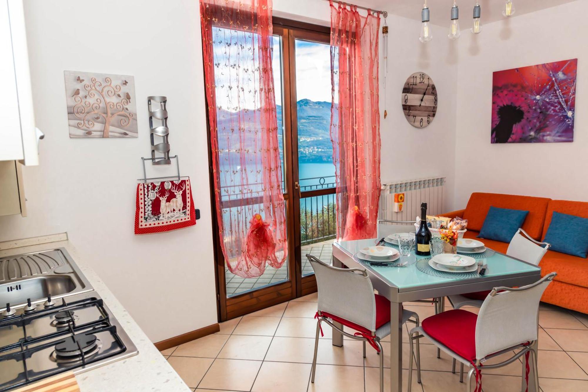Residenza Coccinelle Vista Lago D'Iseo Tavernola Bergamasca Exteriör bild