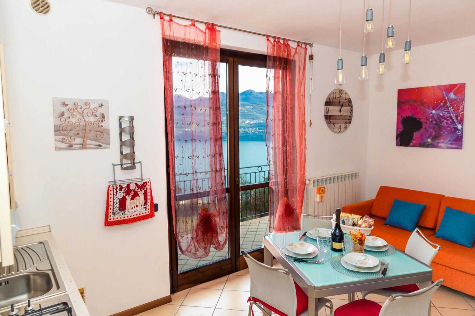Residenza Coccinelle Vista Lago D'Iseo Tavernola Bergamasca Exteriör bild