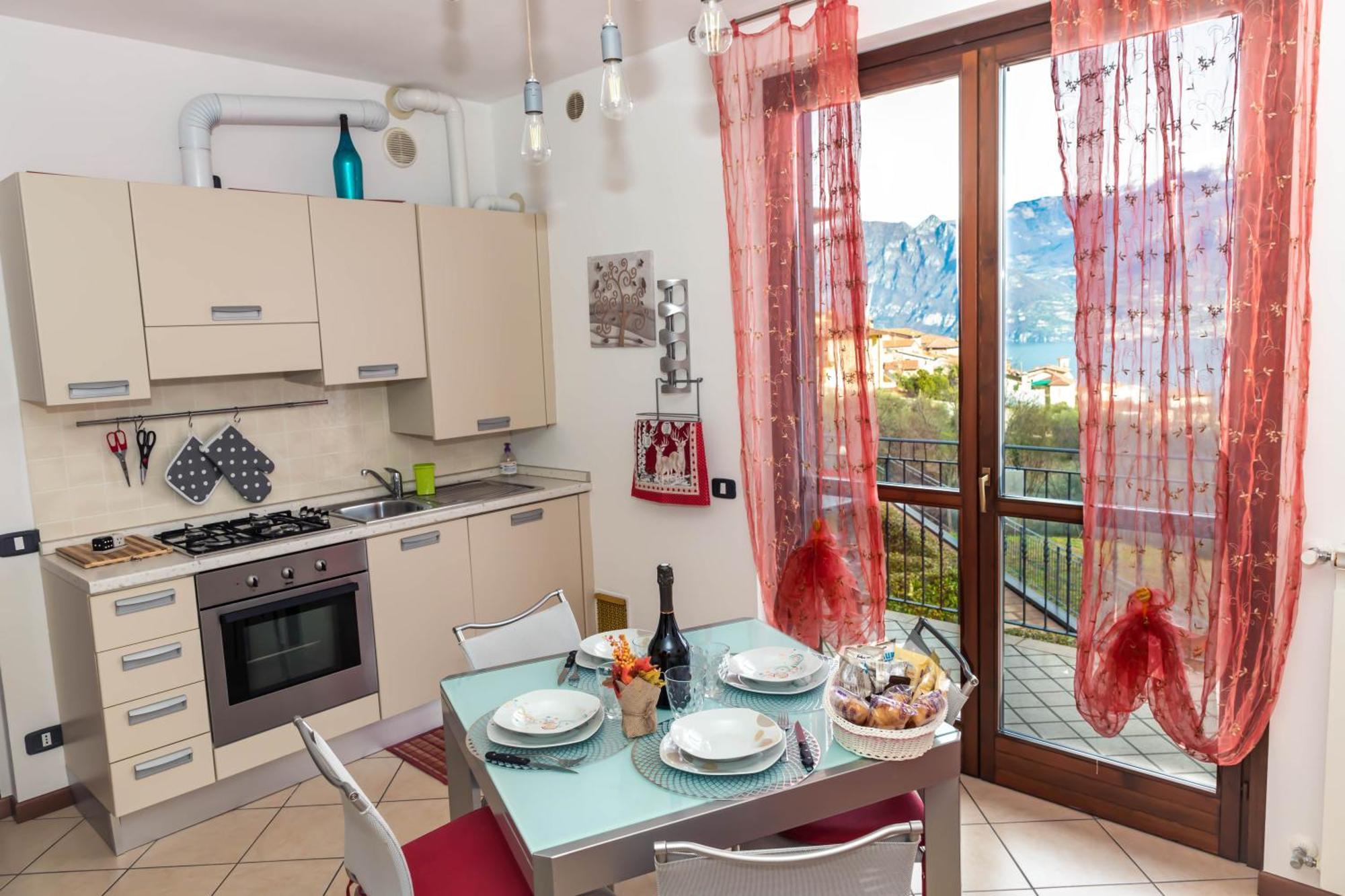 Residenza Coccinelle Vista Lago D'Iseo Tavernola Bergamasca Exteriör bild