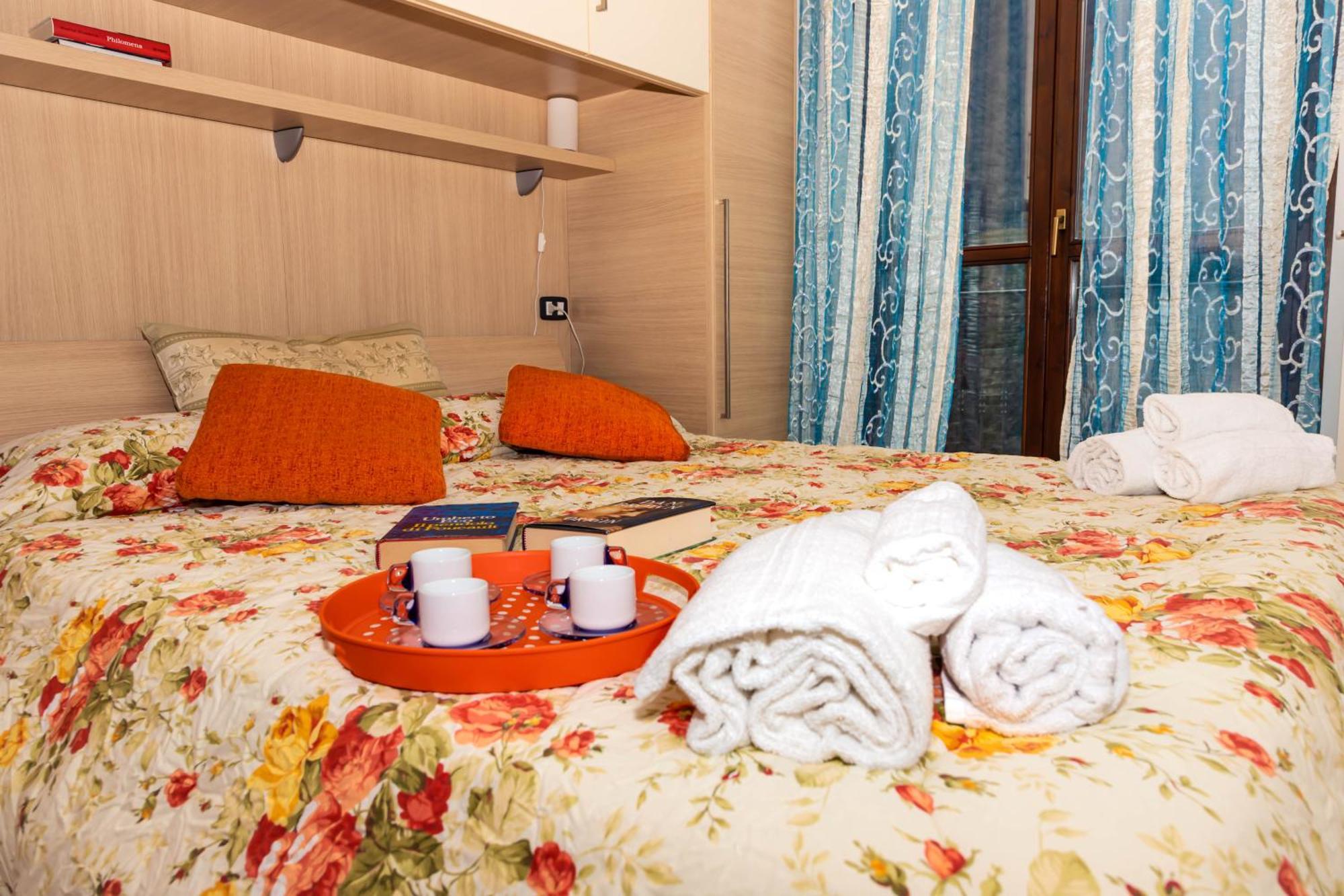 Residenza Coccinelle Vista Lago D'Iseo Tavernola Bergamasca Exteriör bild