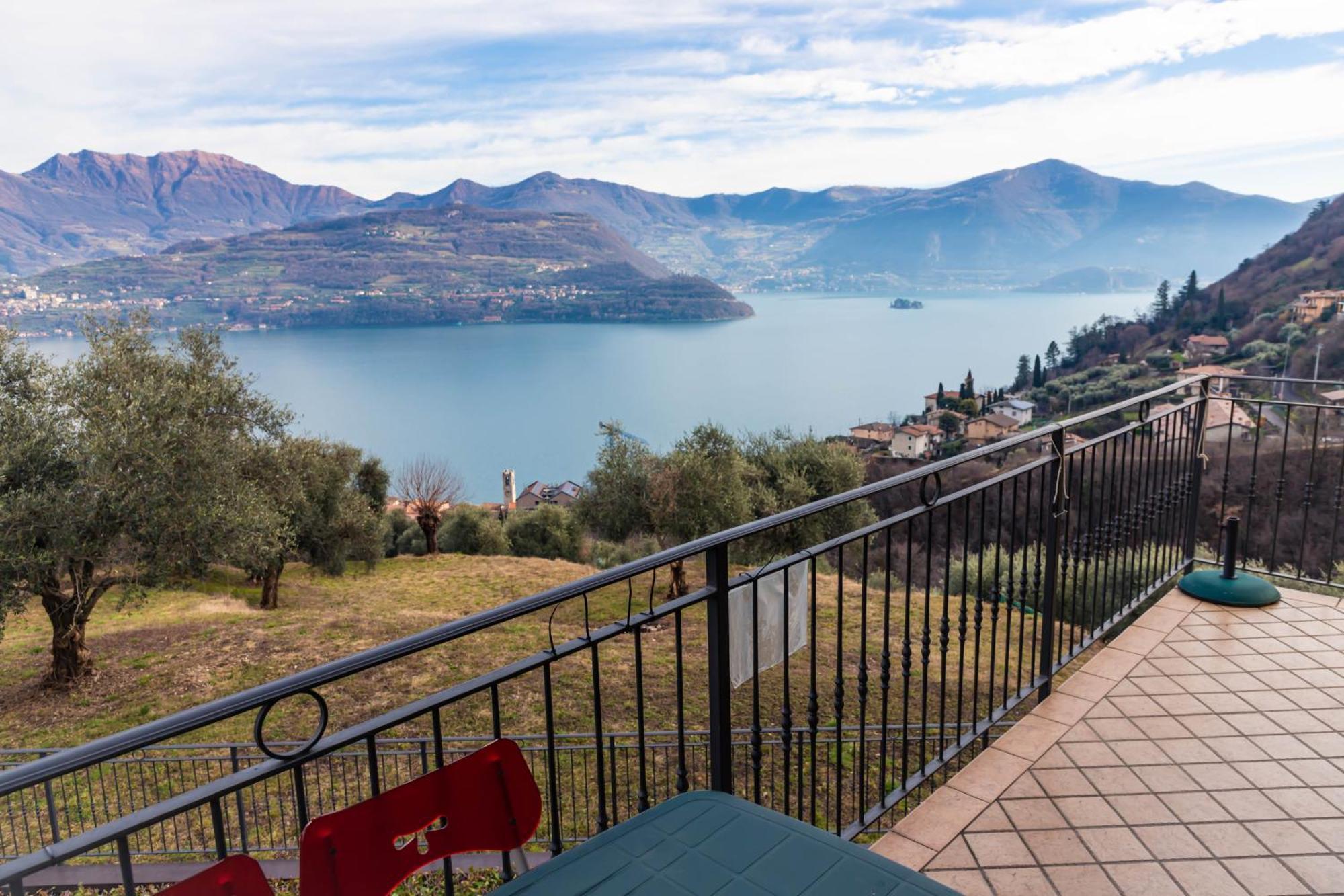 Residenza Coccinelle Vista Lago D'Iseo Tavernola Bergamasca Exteriör bild