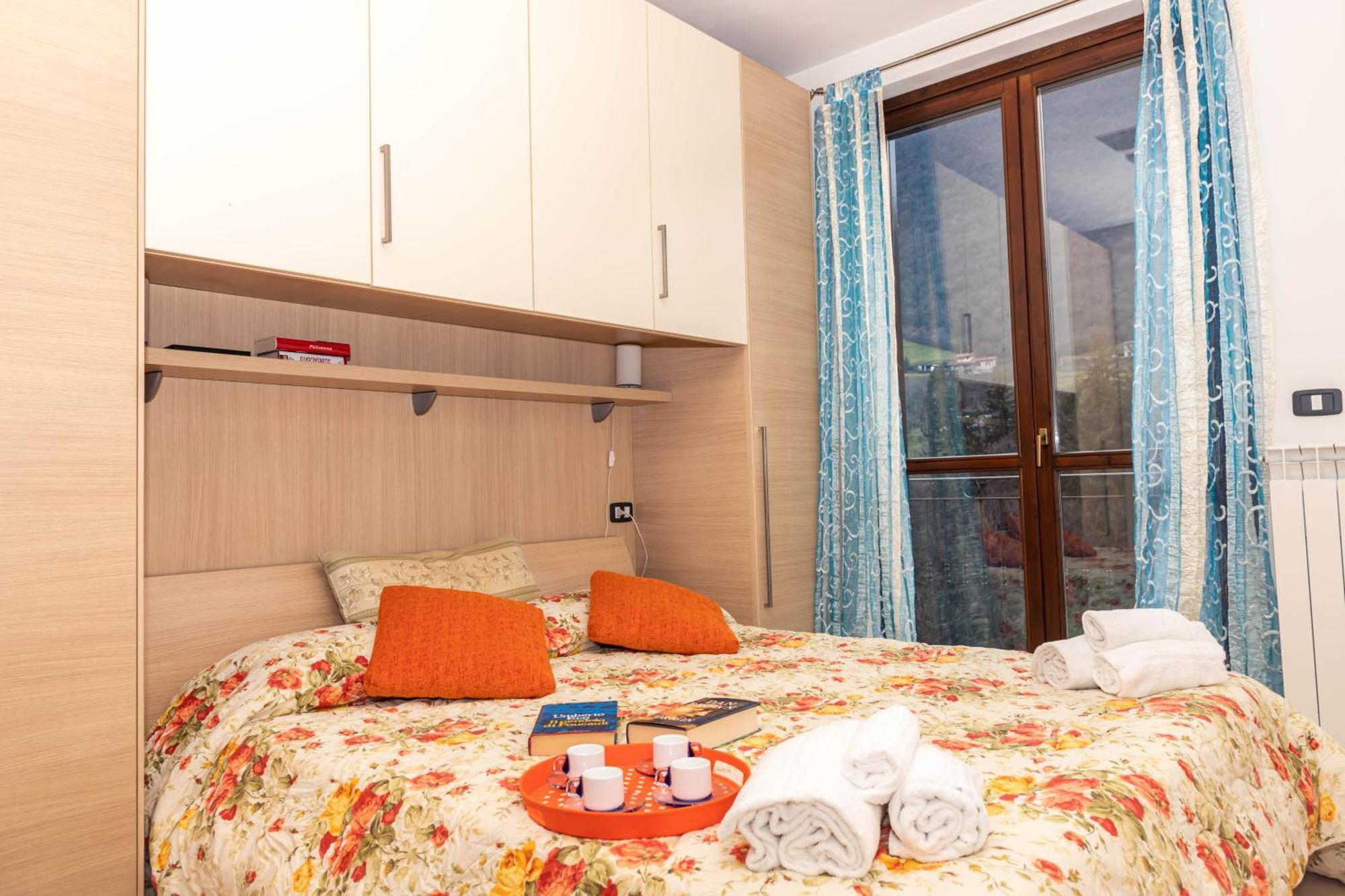 Residenza Coccinelle Vista Lago D'Iseo Tavernola Bergamasca Exteriör bild