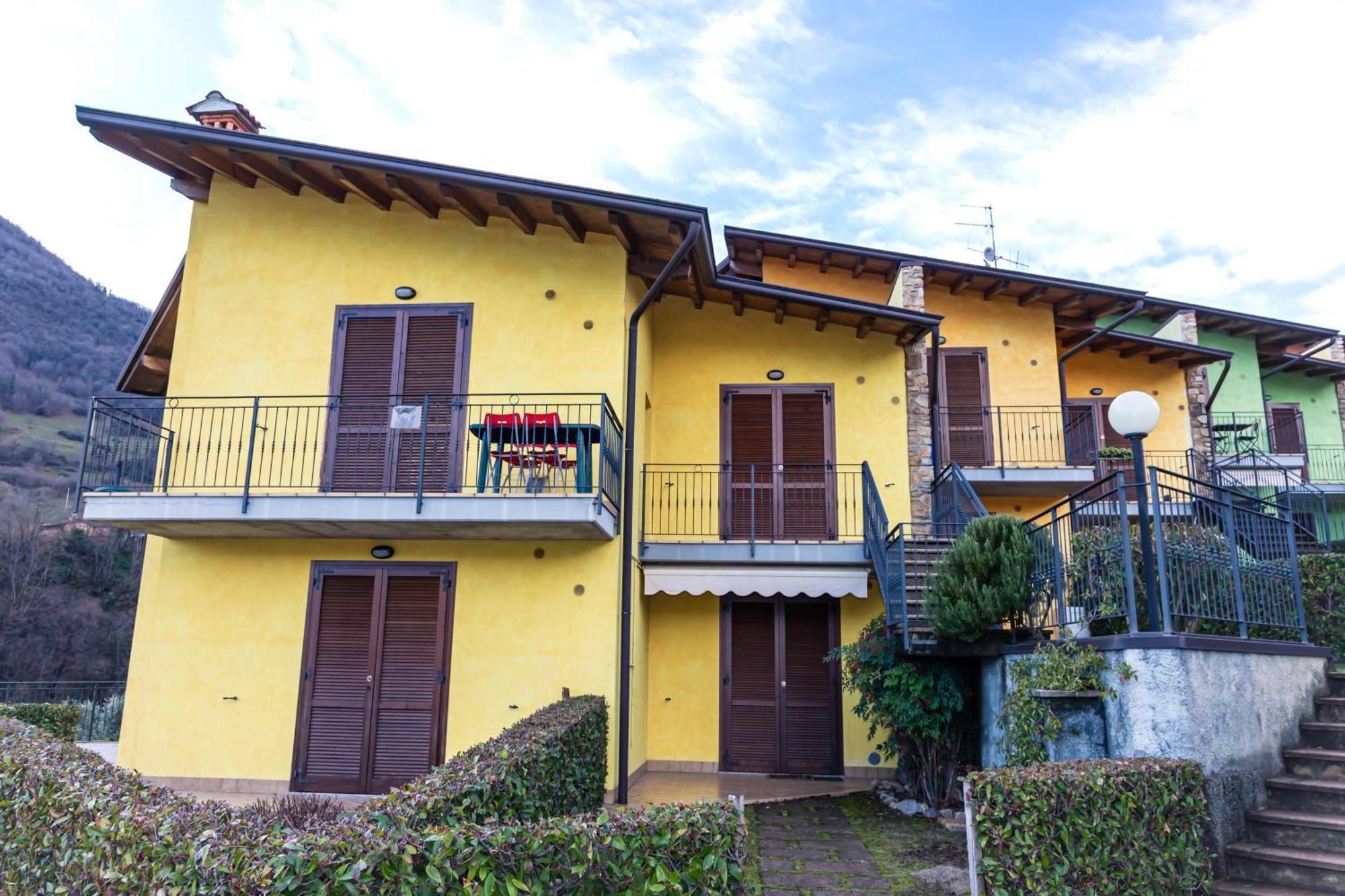 Residenza Coccinelle Vista Lago D'Iseo Tavernola Bergamasca Exteriör bild