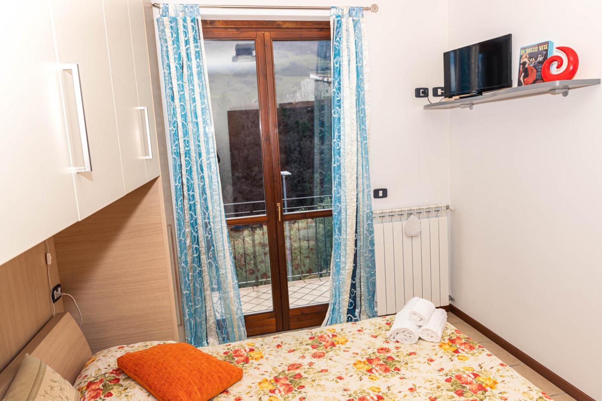 Residenza Coccinelle Vista Lago D'Iseo Tavernola Bergamasca Exteriör bild