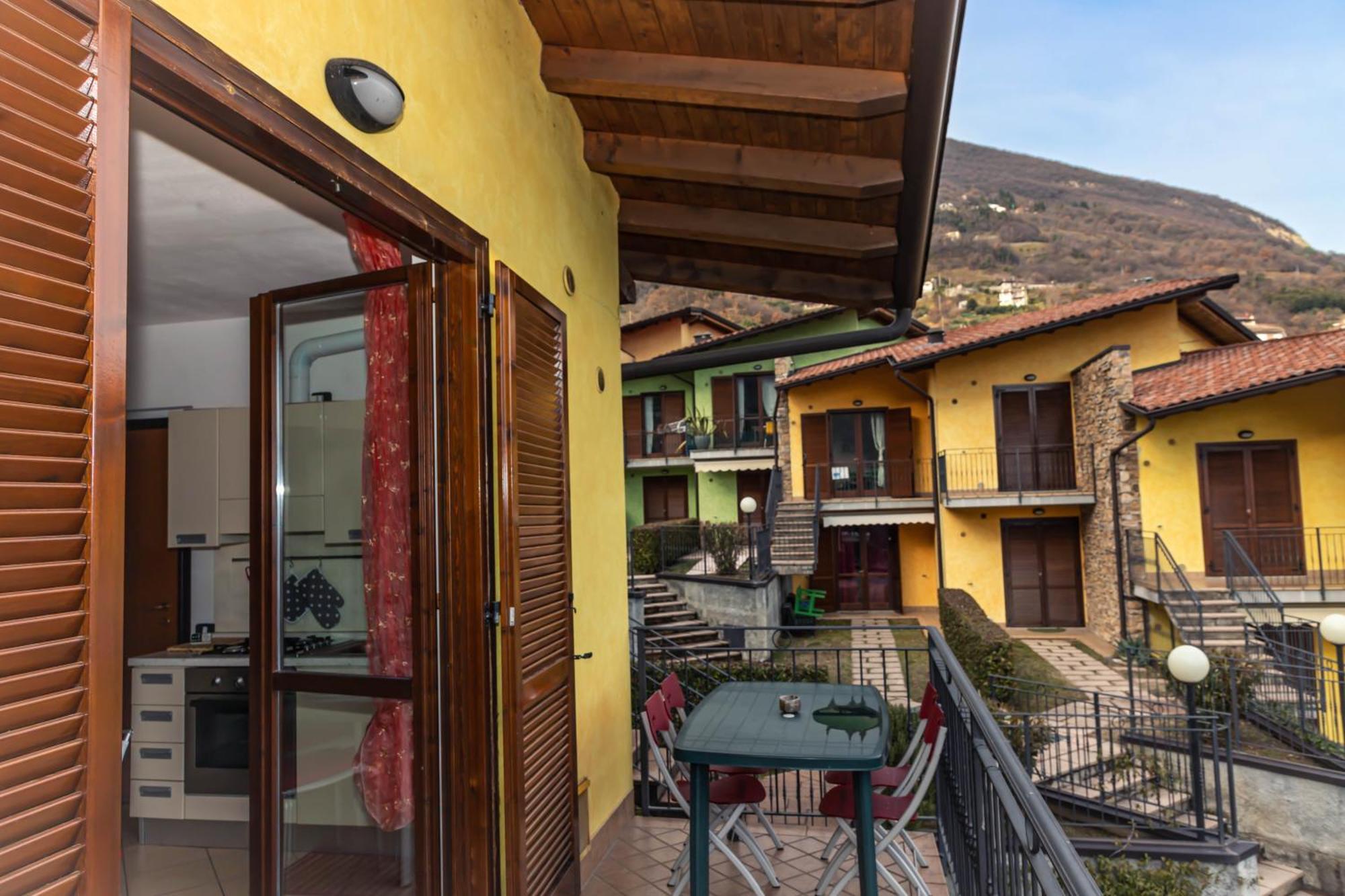 Residenza Coccinelle Vista Lago D'Iseo Tavernola Bergamasca Exteriör bild