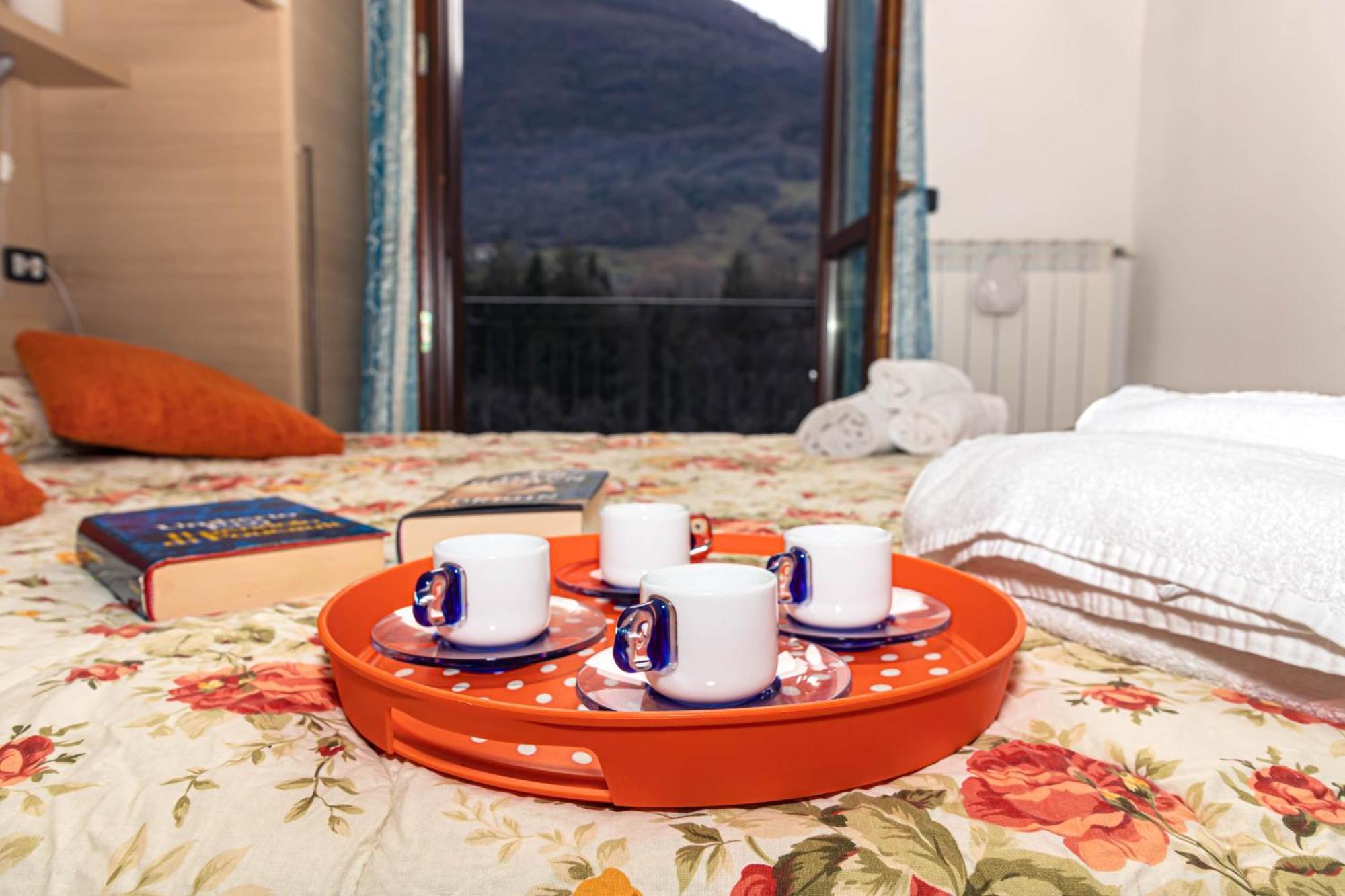 Residenza Coccinelle Vista Lago D'Iseo Tavernola Bergamasca Exteriör bild